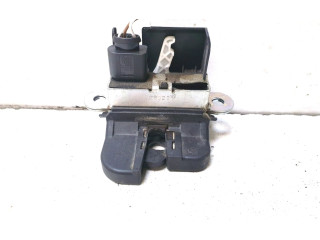 Замок багажника 5L6827505C0 Skoda Yeti (5L) 2009 - 2017 года