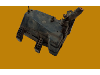 Pojistková skříňka MR583210 Mitsubishi Pajero 2003