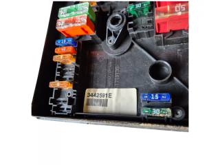 Блок предохранителей 1718130, 3442591E Volkswagen Jetta V