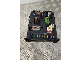 Блок предохранителей 9807028580   Peugeot 5008    