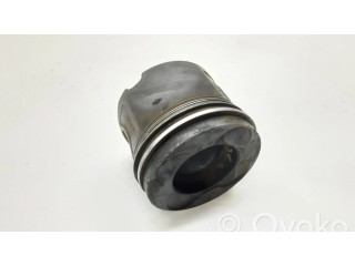 Píst 8487E BMW 3 E90 E91 pro naftový motor 2.0