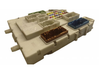 Блок предохранителей BV6N14A073, DJ53117   Ford Focus    