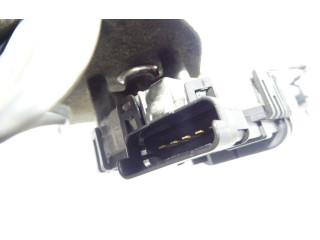 Моторчик дворников 8200619512    Dacia Duster