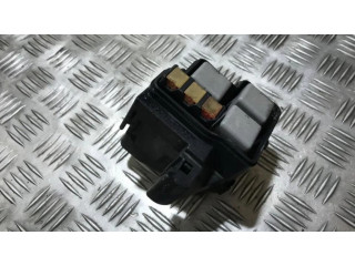 Блок предохранителей 5054 Toyota Previa (XR30, XR40) II