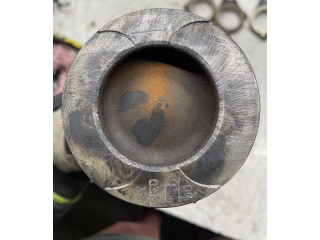 Поршень с шатуном V9X 120060003R Nissan Navara D40