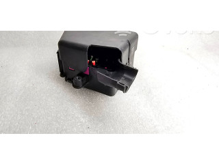 Блок предохранителей  8D1941824   Skoda Octavia Mk1 (1U)    