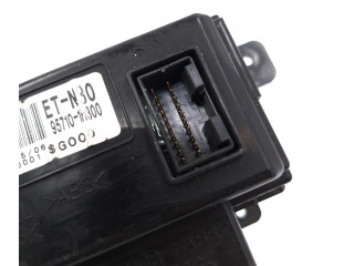 Дисплей    95710-1H300, 957101H300   KIA Ceed