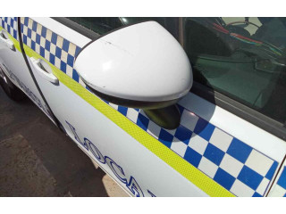 Зеркало электрическое Opel Meriva B 2010 - 2016 года