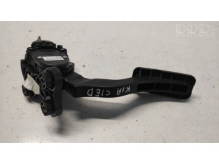 Педаль акселератора