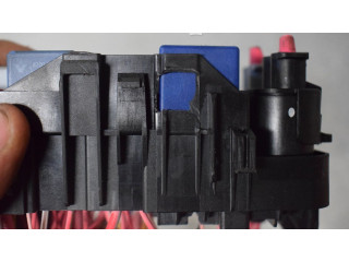 Блок предохранителей 1801330-1   Renault Megane III    