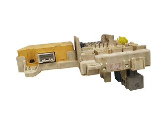 Блок предохранителей 8922153100 Lexus IS 200-300