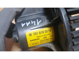 Pojistková skříňka 701819021B Volkswagen Transporter - Caravelle T4 1997