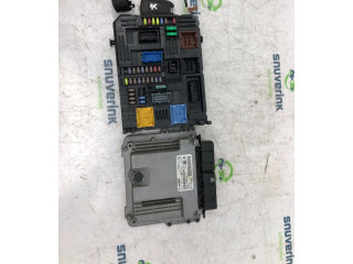 Блок управления двигателя 9819851280, 0281032456   Peugeot Expert