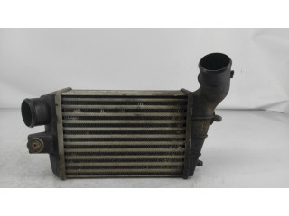 Интеркулер 517159990 Alfa Romeo GT 1.9