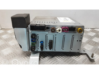 Радио/ проигрыватель CD/DVD / навигация