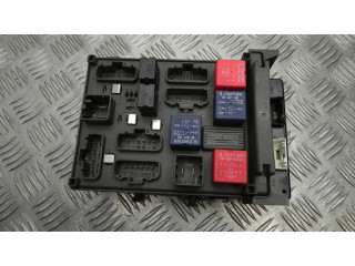 Блок предохранителей  8200190269, G4256   Renault Laguna I    