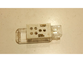 Фонарь освещения передней двери (внутри)