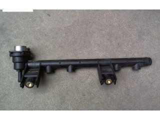 Топливная рампа 7700870914 Renault Twingo I