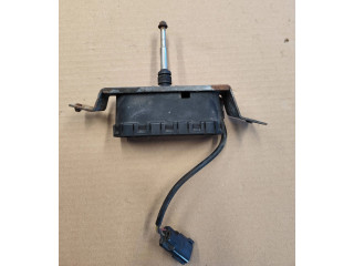 Моторчик стеклоочистителя 8620960, 90206218    Volvo V70