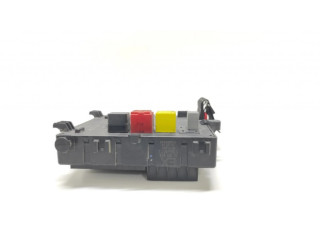 Блок предохранителей 13189926, 519046502 Opel Vectra C