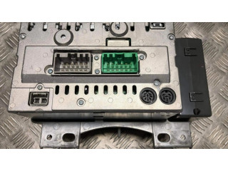 Радио/ проигрыватель CD/DVD / навигация