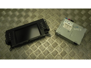 Радио/ проигрыватель CD/DVD / навигация