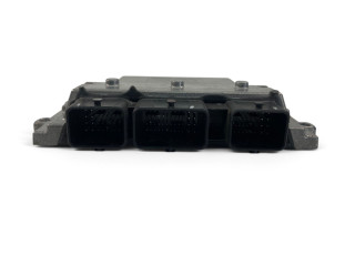 Блок управления двигателем Блок управления 30729351   Volvo V70