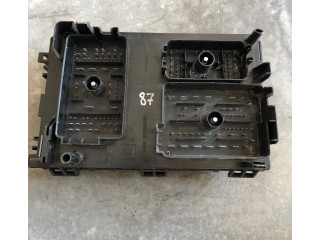 Блок предохранителей  13368642   Opel Astra J    