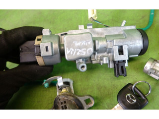 Řídící jednotka Mazda MPV II LW 1999