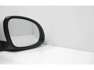 Зеркало электрическое Skoda Yeti (5L) 2009 - 2017 года