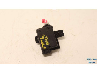 Замок багажника 7700712901    Dacia Sandero 2008 - 2012 года