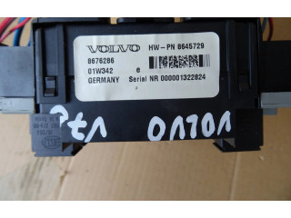 Блок предохранителей  8676286, 01W342   Volvo V70    