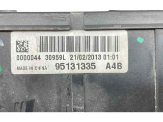   Pojistková skříňka 95131335   Chevrolet Trax 2012