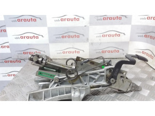 Крестовидная связь оси рулевого колеса