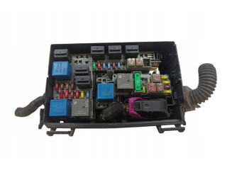 Блок предохранителей     Opel Meriva B    