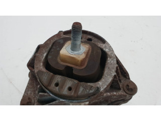 Подушка двигателя