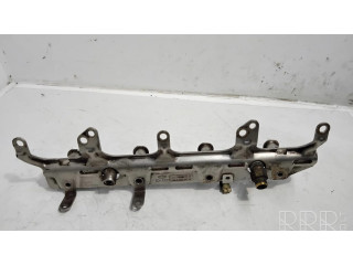 Vstřikovací lišta 06J133317G Audi A3 S3 8P pro benzínový motor 1.8 1050