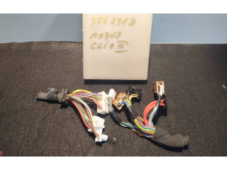 Блок предохранителей  356231D   Renault Clio III    