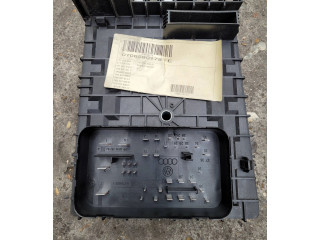 Блок предохранителей 1K0937800AJ, L1T000034 Volkswagen Touran I