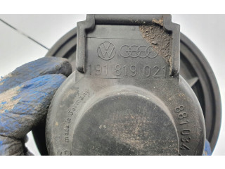 Центральная воздушная решётка    881034735   Volkswagen Golf II