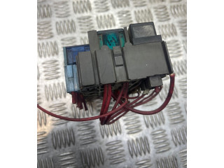 Блок предохранителей 090902 Volvo S60