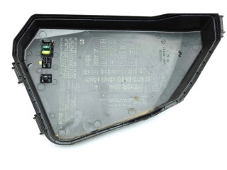 Pojistková skříňka 8262033130 Toyota RAV 4 (XA50) 2019