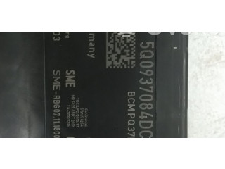 Pojistková skříňka Řídící jednotka BSM 5Q0937084DC   Audi A3 S3 8V 2019