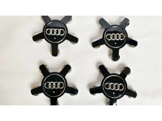 Заводская крышка (крышки) от центрального отверстия колеса