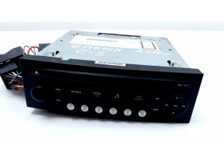 Радио/ проигрыватель CD/DVD / навигация