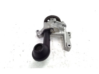 Масляный насос 03L115105B Skoda Fabia Mk2 (5J)