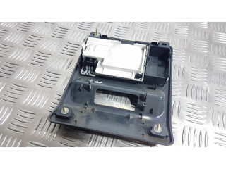 Фонарь освещения передних мест