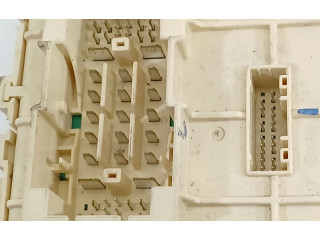 Pojistková skříňka Řídící jednotka BSM 2827127350 KIA Carens I 2005