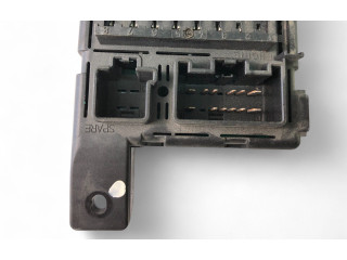 Блок предохранителей    518829106   Volvo V70