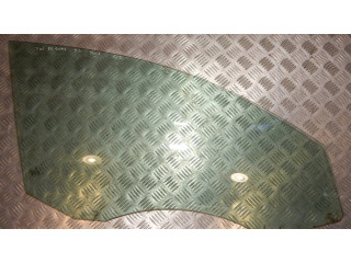 Основное стекло передних дверей (четырехдверного автомобиля)